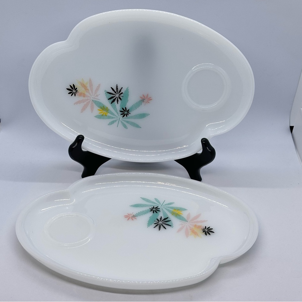 Vintage Set of 2 Federal Glass Atomic Flower Milk Glass Snack Replacement Plates